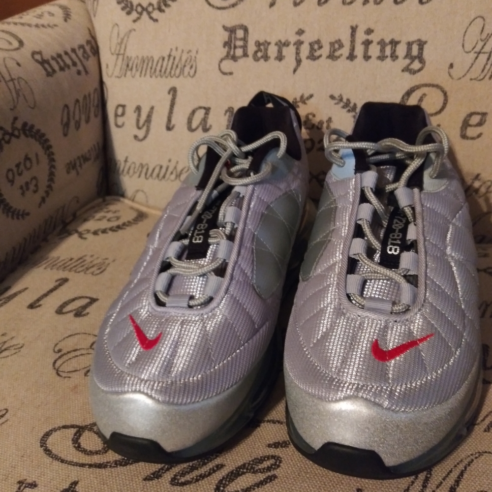 New Nike Air Max 720-818 - Picture 2 of 4